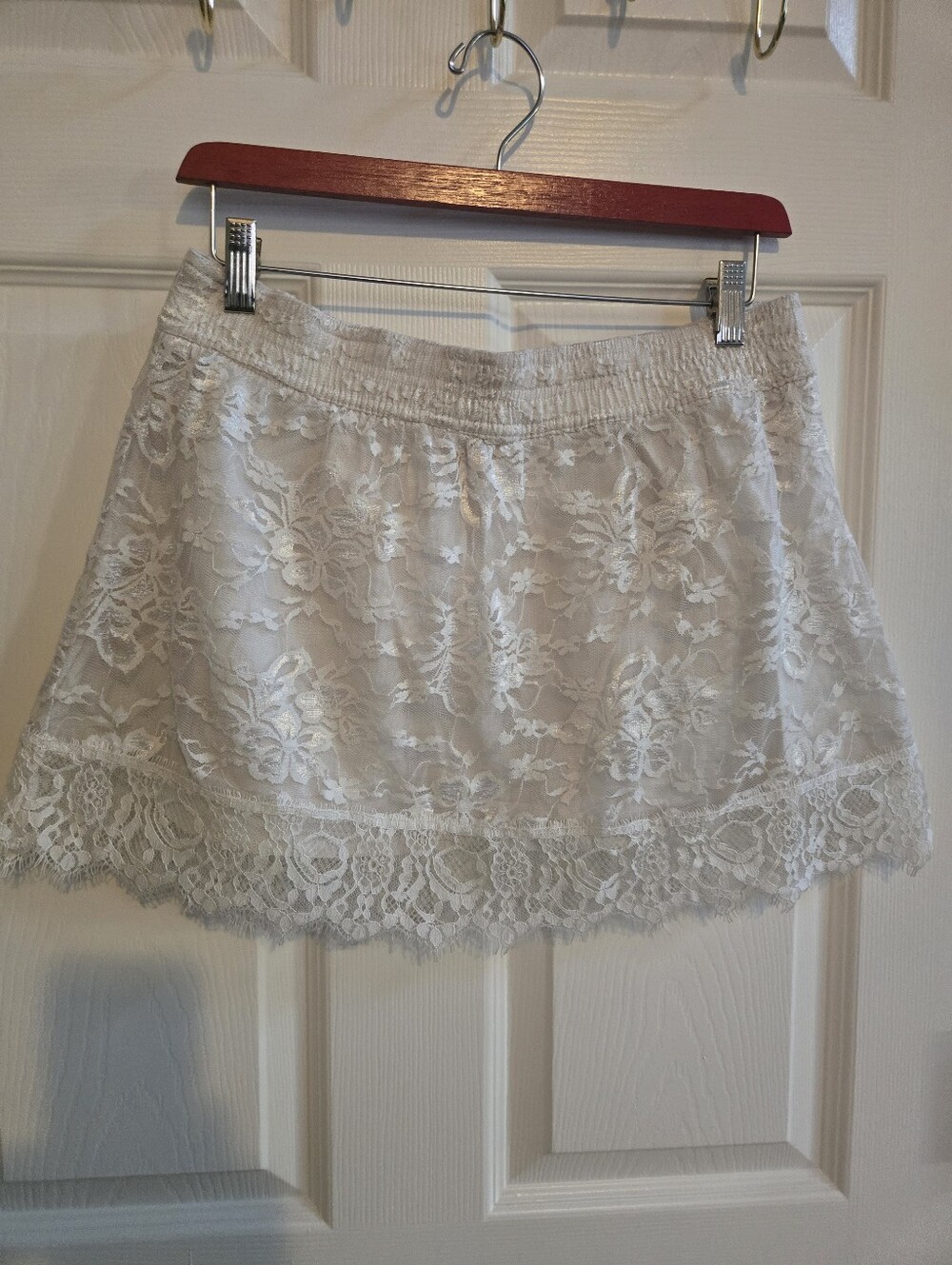 Zenana Outfitters White Cream Lace Mini Skirt